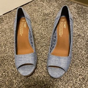 New Toms Stella size 7.